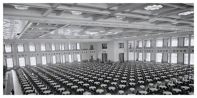 何天花板上却藏了50人？事后主席赞赏有加澳门新葡京入口1959年我国首次国宴为(图3)