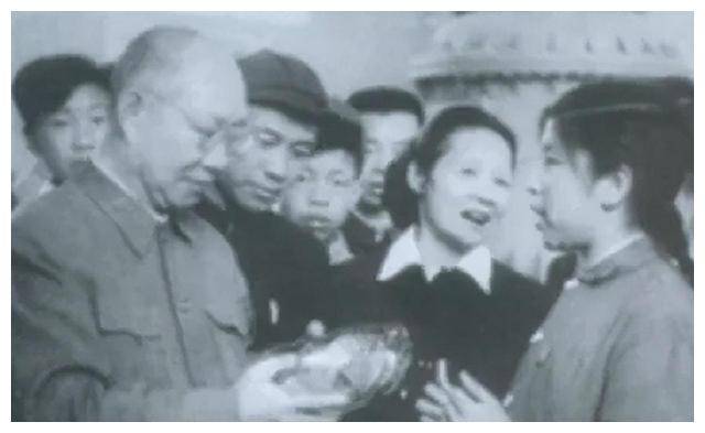 何天花板上却藏了50人？事后主席赞赏有加澳门新葡京入口1959年我国首次国宴为(图8)