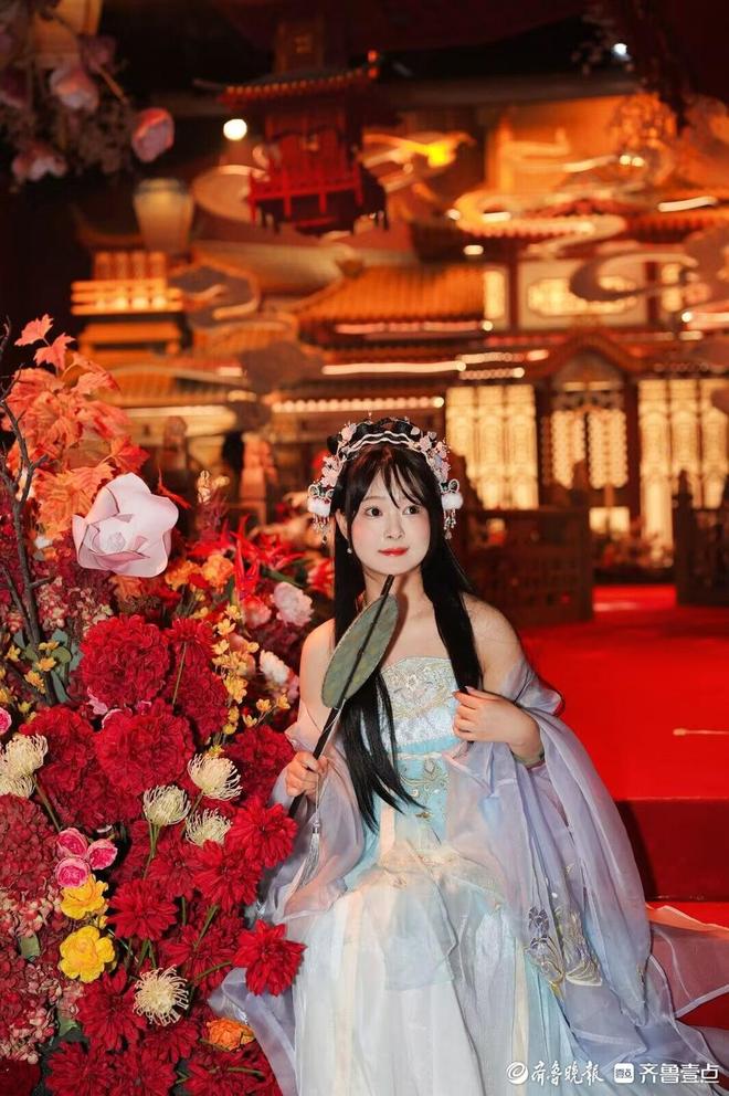 锁甜蜜经济青岛邮轮母港打造网红打卡地新葡京网上赌场婚姻登记+